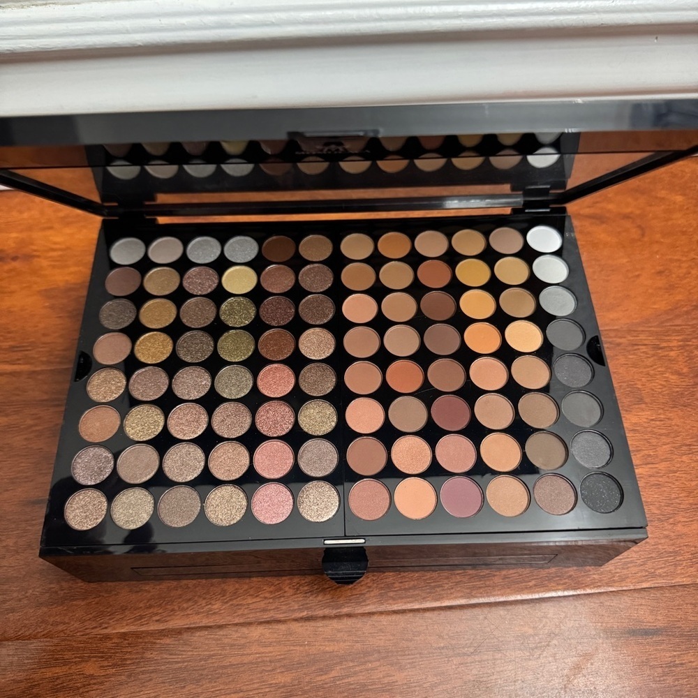Momocaca Make Up Professional Kit